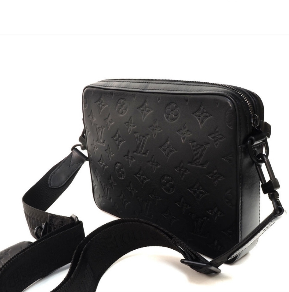 Louis Vuitton Messenger Bag...MB2021